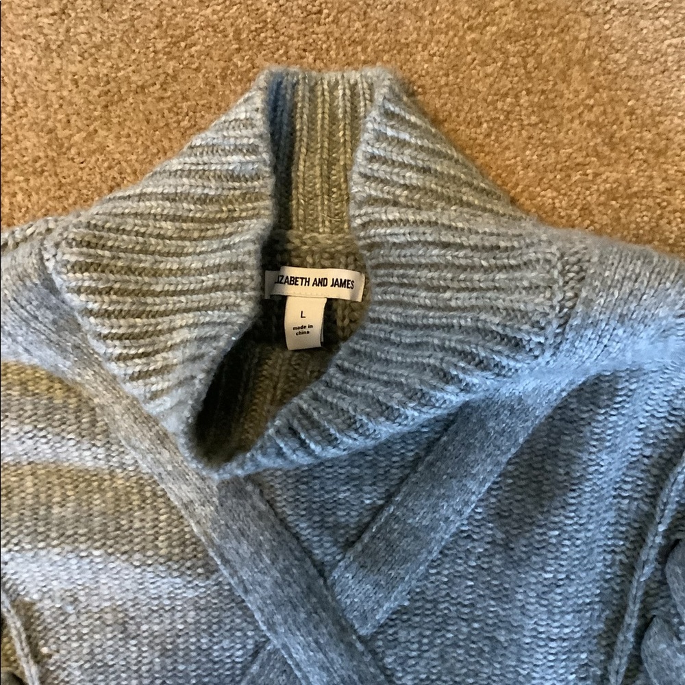 Elizabeth and James Cableknit Mock Crop Sweater Size L - Picture 4 of 5